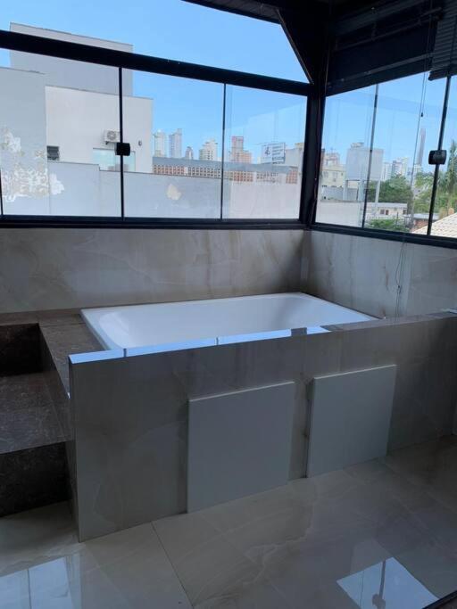 Suite Com Hidro No Centro Balneário Camboriú Exteriör bild